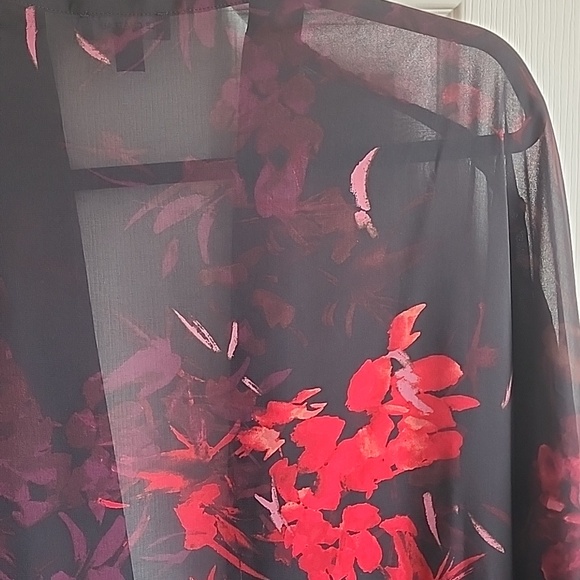 Le Château Black Kimono with Red Accents L - Picture 6 of 7